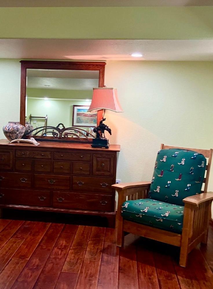 Trail Boss King Ensuite-Prairie Rose B&B - 1200 Sq Ft Suite Шаєнн Екстер'єр фото