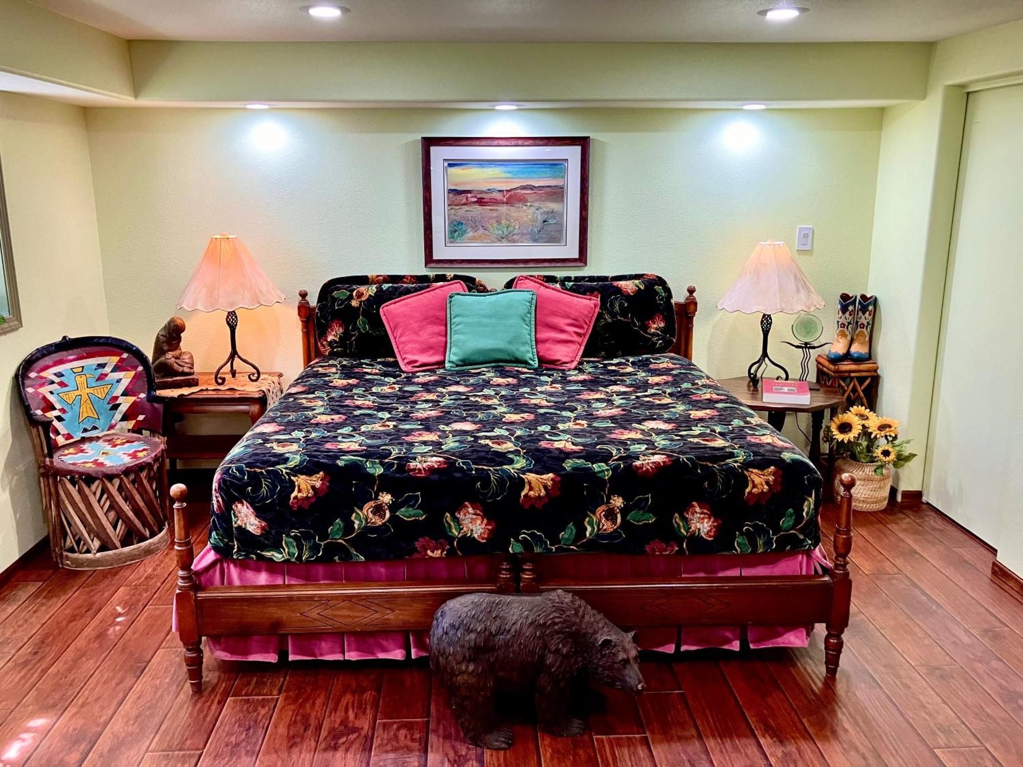 Trail Boss King Ensuite-Prairie Rose B&B - 1200 Sq Ft Suite Шаєнн Екстер'єр фото